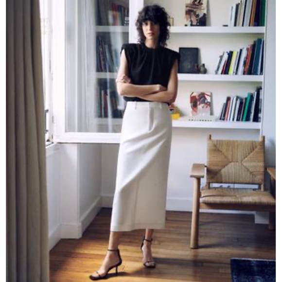 NWT Zara black top with shoulder pads size small - Picture 2 of 4